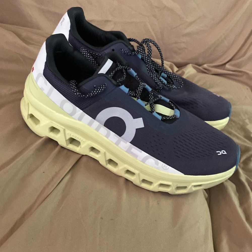 On Running Shoes Cloudmonster Men's Running Shoes size 13